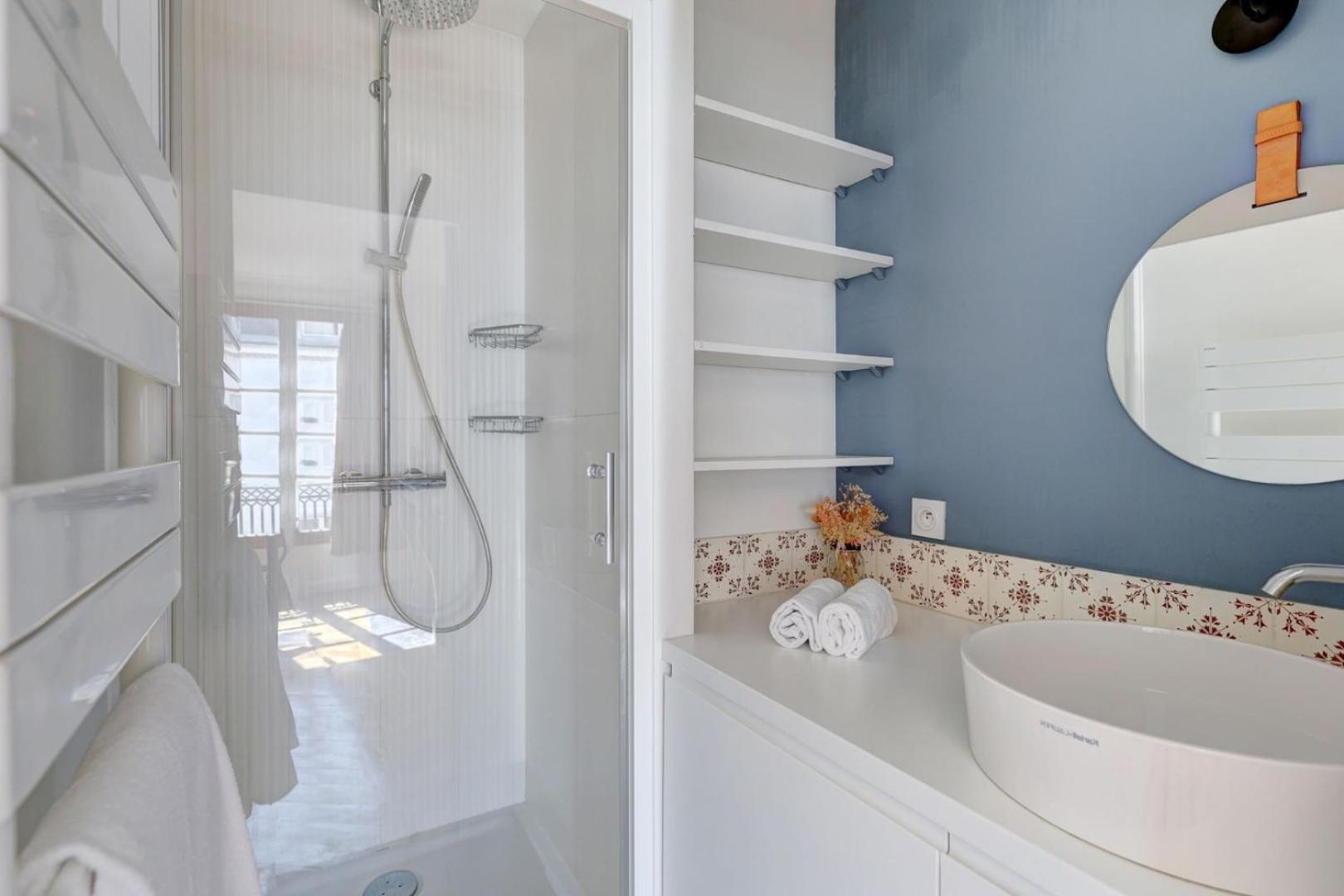 Appartement Bnbnook - Bright 1br - Bastille & Place Des Vosges Parijs
